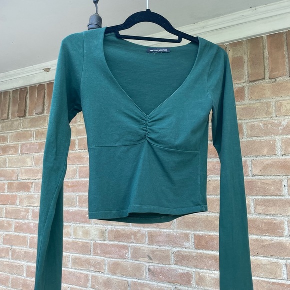 Brandy Melville Green Long Sleeve Top - Picture 2 of 4